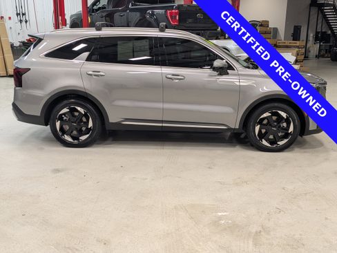 Used 2025 Kia Sorento SX Prestige image 3