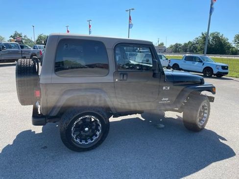 Used 2004 Jeep Wrangler X AWD/4WD image 10