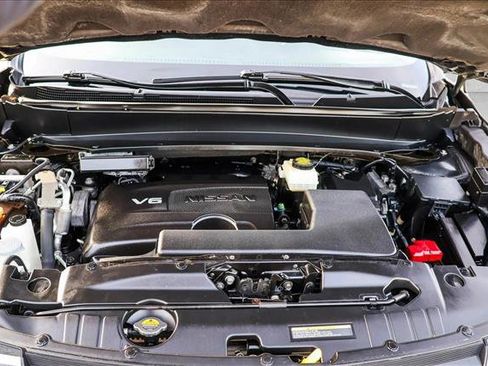 Used 2018 Nissan Pathfinder S image 28