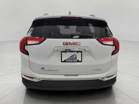 Used 2024 GMC Terrain SLT image 24