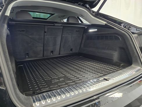 Used 2023 Audi Q8 Premium Plus image 22