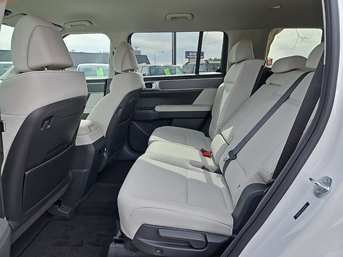 New 2025 Hyundai Santa Fe SE image 17