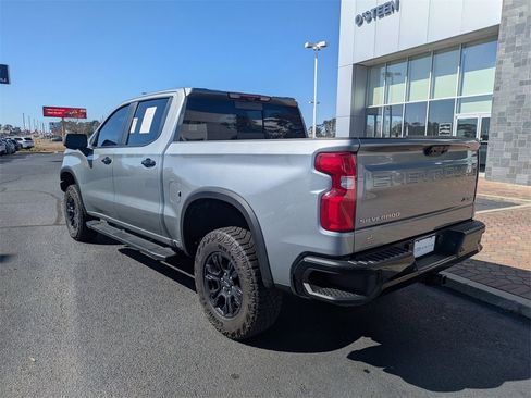 Used 2023 Chevrolet Silverado 1500 ZR2 w/ Technology Package image 7