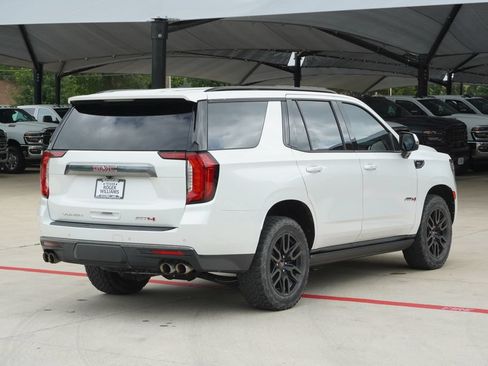Used 2022 GMC Yukon AT4 w/ Technology Package AWD/4WD image 5