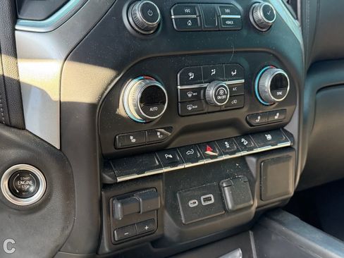 Used 2021 Chevrolet Silverado 2500 LT w/ Midnight Edition image 11