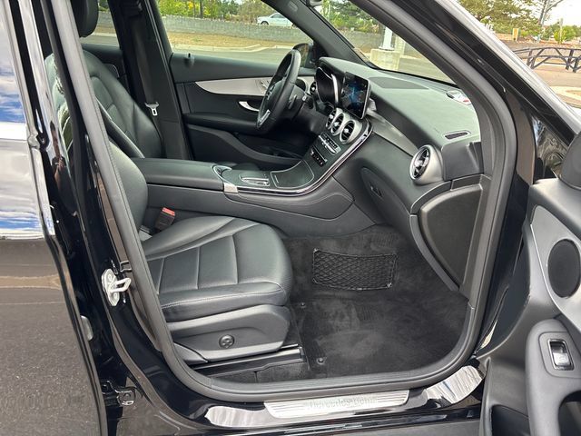 Used 2020 Mercedes-Benz GLC 300 image 19