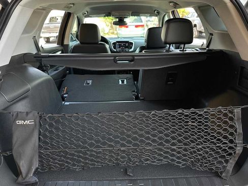 Used 2023 GMC Terrain SLT w/ Elevation Edition image 18