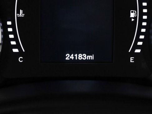 Used 2019 Jeep Renegade Latitude w/ Popular Equipment Group image 20