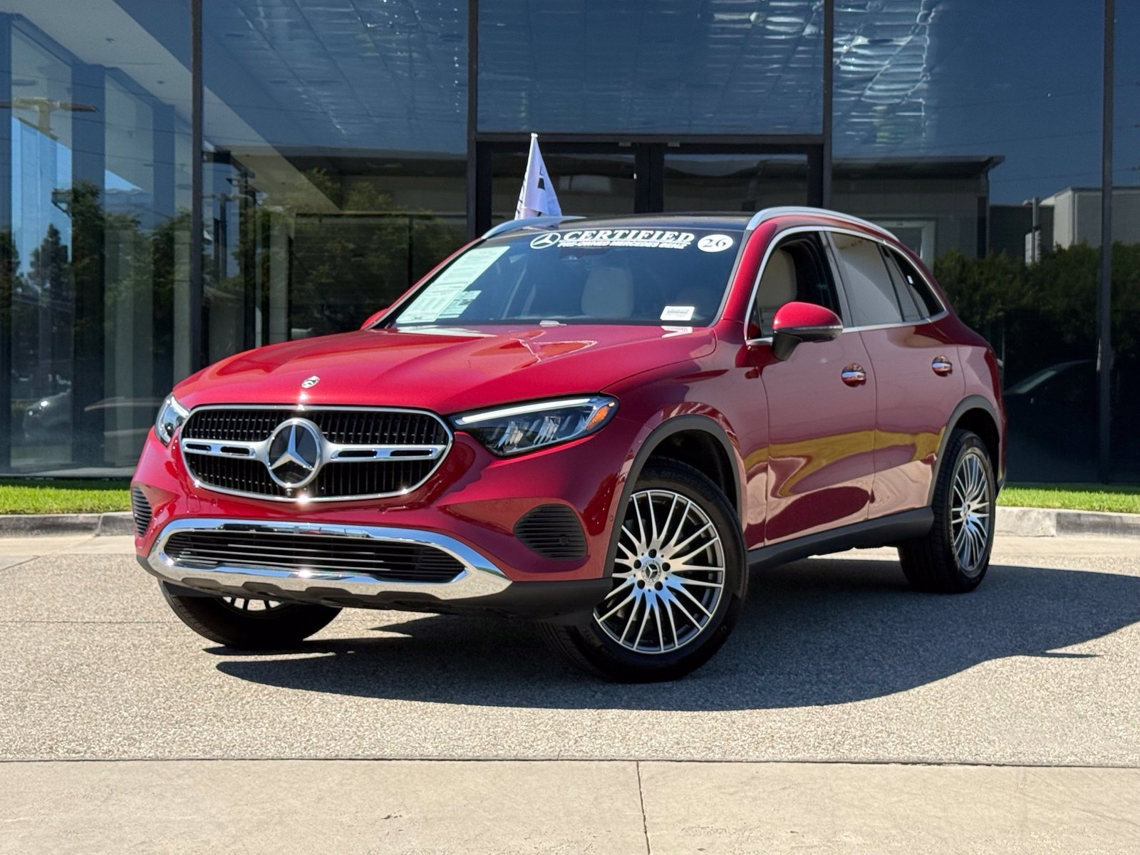 Used 2026 Mercedes-Benz GLC 300 image 2
