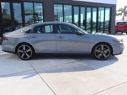 Used 2023 Honda Accord Sport image 2