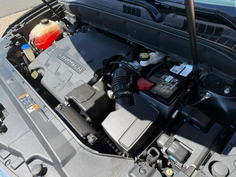 Used 2017 Lincoln MKX Reserve image 23