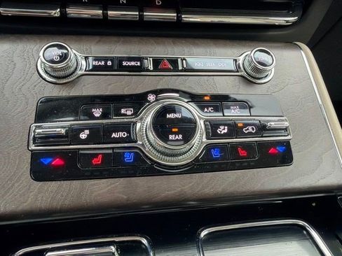 Used 2023 Lincoln Aviator Reserve w/ Equipment Group 201A AWD/4WD image 19