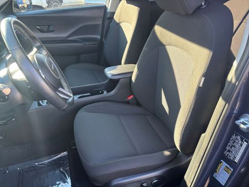 Used 2025 Hyundai Kona SEL image 32
