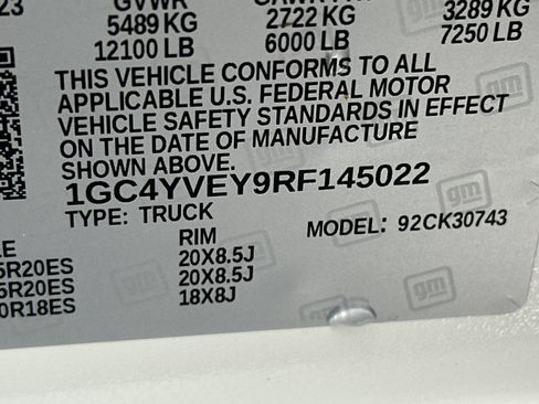 Used 2024 Chevrolet Silverado 3500 High Country w/ Technology Package image 32