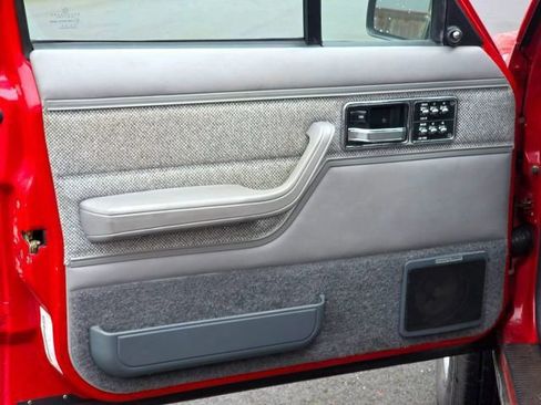 Used 1991 Jeep Cherokee Laredo image 25