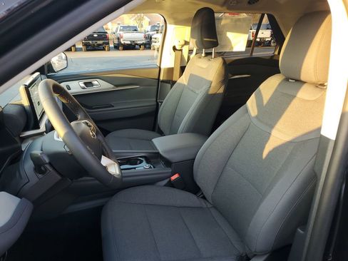 New 2026 Ford Explorer Active image 7