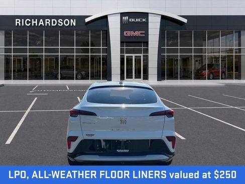 Used 2025 Buick Envista Sport Touring w/ Convenience I Package FWD image 4