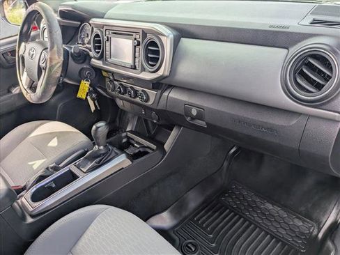 Used 2017 Toyota Tacoma SR5 w/ Tow Package image 19
