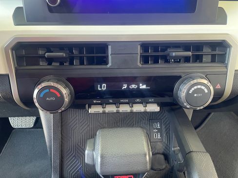 Used 2024 Toyota Tacoma TRD Off-Road AWD/4WD image 11