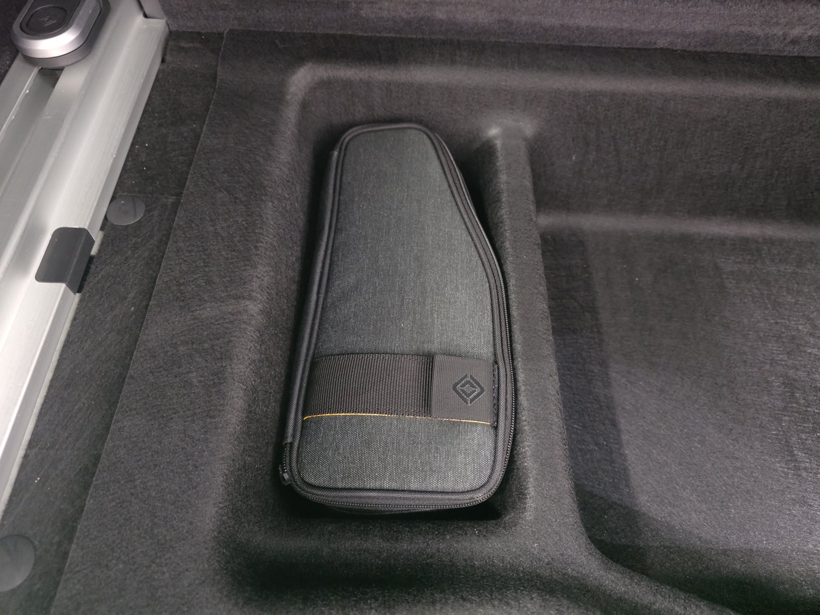 Used 2024 Rivian R1S Adventure Dual AWD/4WD image 34