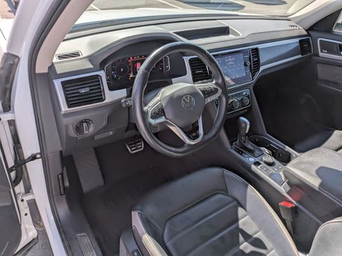 Used 2022 Volkswagen Atlas SEL Premium AWD/4WD image 17