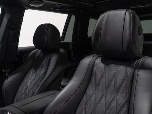 Used 2025 Mercedes-Benz Maybach GLS 600 4MATIC image 40