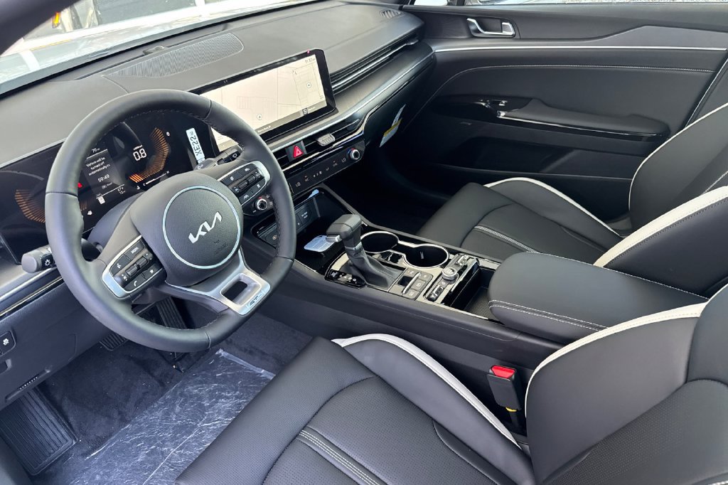 New 2027 Kia K5 GT-Line AWD/4WD image 4