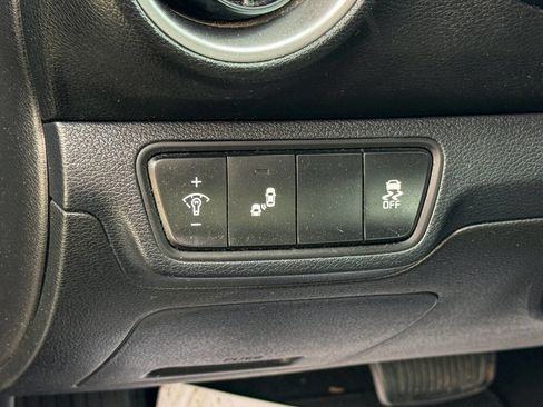 Used 2022 Kia Forte LXS w/ LXS Technology Package FWD image 21