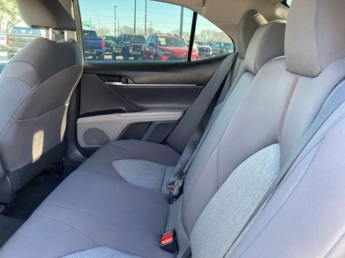 Used 2020 Toyota Camry LE image 10
