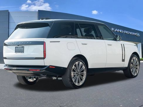 New 2026 Land Rover Range Rover Long Wheelbase SE AWD/4WD image 4