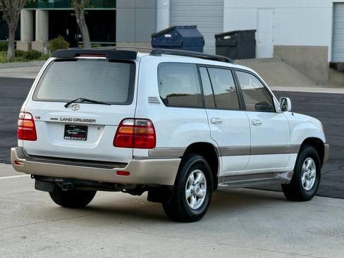 Used 2000 Toyota Land Cruiser w/ Convenience Pkg AWD/4WD image 15
