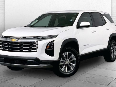 Used 2025 Chevrolet Equinox LT AWD/4WD image 12