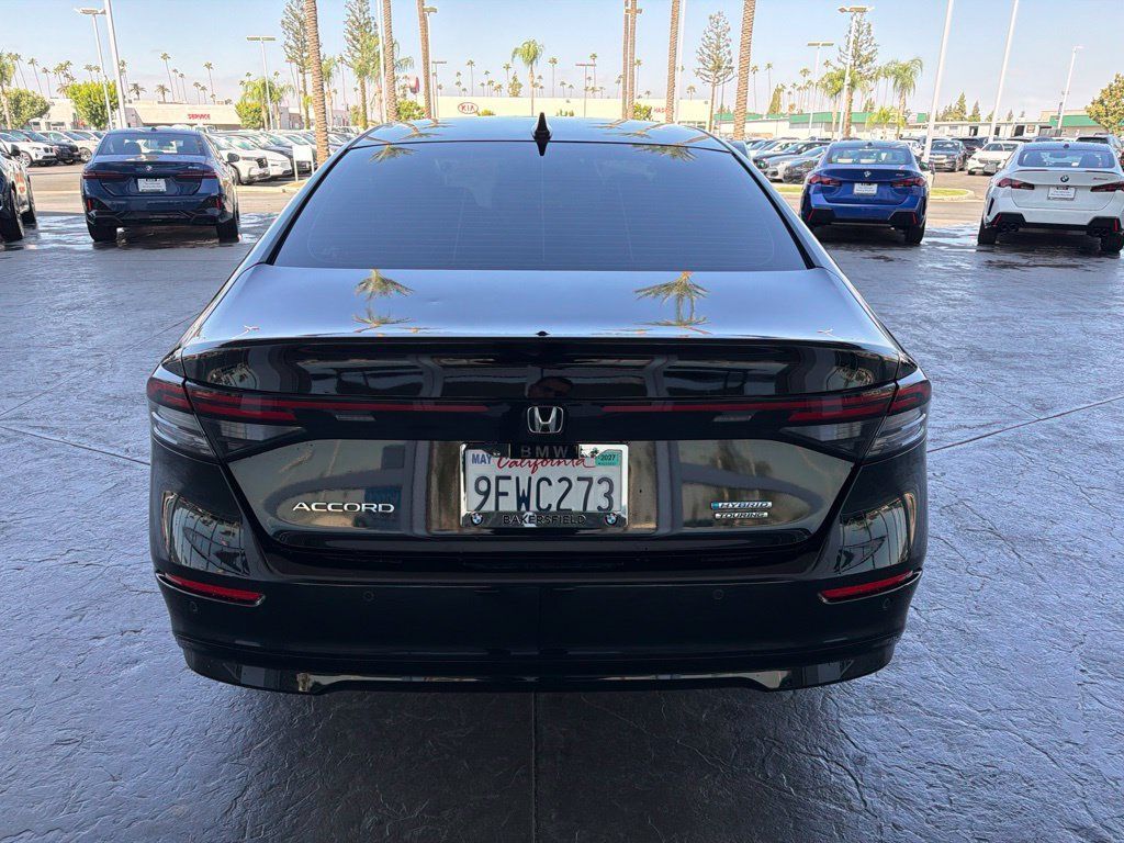 Used 2023 Honda Accord Touring image 4