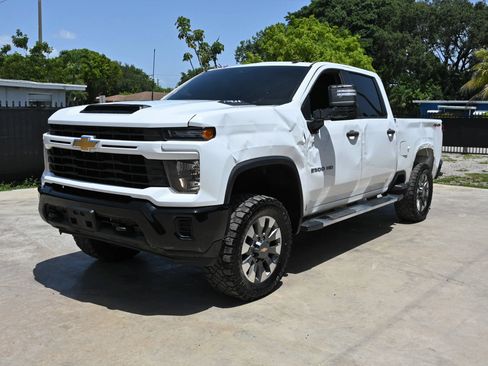 Used 2024 Chevrolet Silverado 2500 Custom w/ Custom Value Package AWD/4WD image 3
