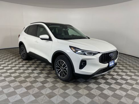 New 2025 Ford Escape SE w/ PHEV Premium Package image 7