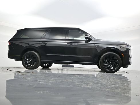 Used 2025 Lincoln Navigator L Reserve w/ Jet Appearance Package image 59