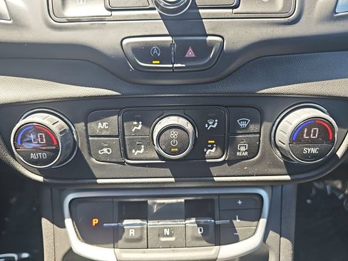 Certified 2023 GMC Terrain SLE w/ Driver Convenience Package AWD/4WD image 26