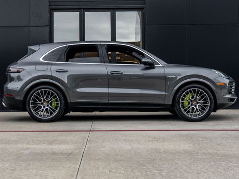 Used 2023 Porsche Cayenne image 20
