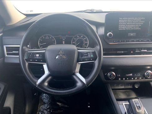 Used 2022 Mitsubishi Outlander SE AWD/4WD image 6