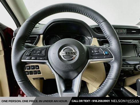 Used 2019 Nissan Rogue SV w/ Premium Package FWD image 11