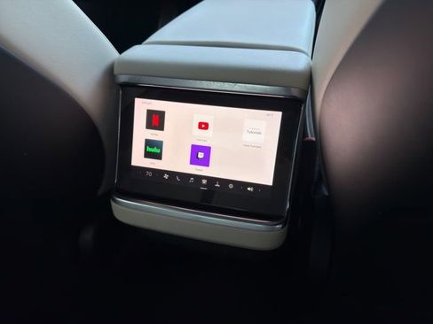 Used 2022 Tesla Model S image 25