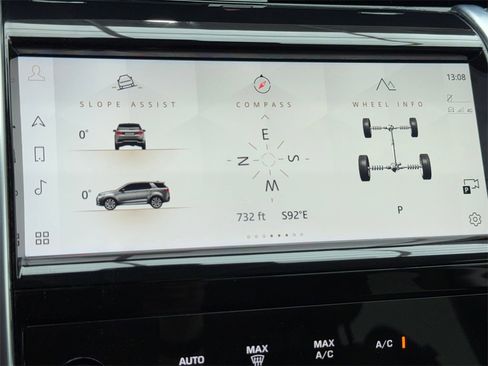 Used 2022 Land Rover Discovery Sport SE image 30