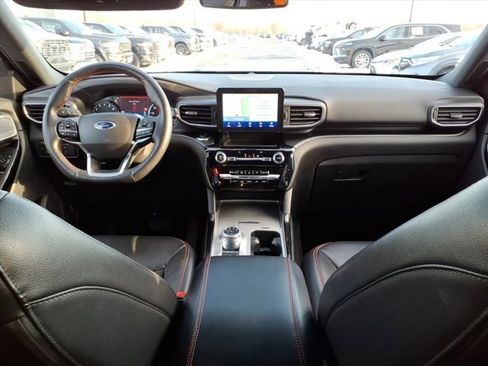 Used 2022 Ford Explorer ST-Line w/ Class IV Trailer Tow Package image 8