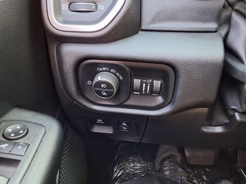 Used 2019 RAM 1500 Big Horn AWD/4WD image 16