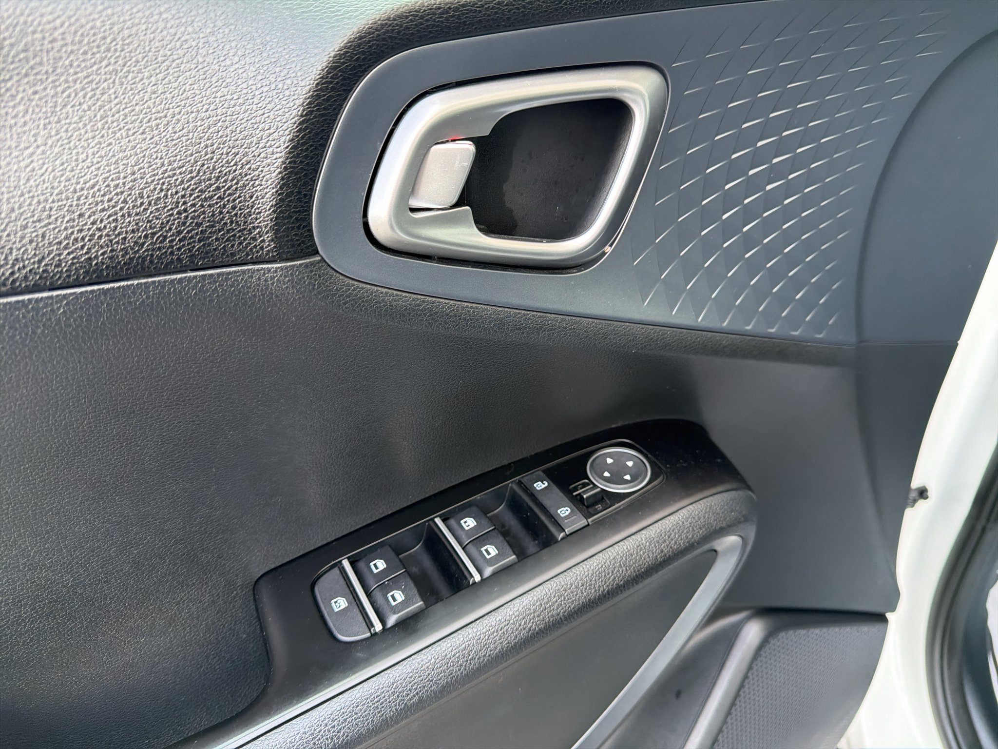 Used 2023 Kia Soul EX FWD image 16