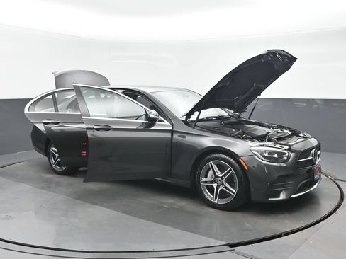 Used 2023 Mercedes-Benz E 350 4MATIC Sedan w/ Premium Package image 40