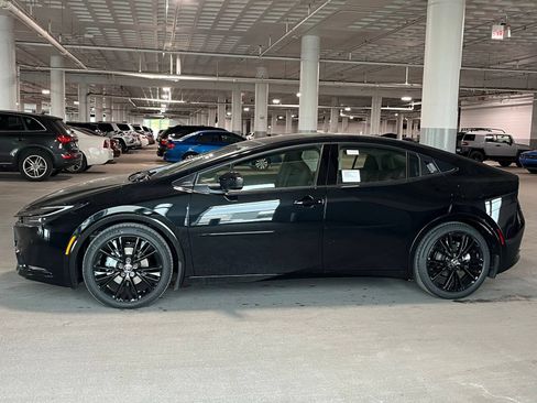 New 2026 Toyota Prius Plug-In Hybrid FWD image 6