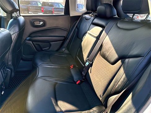 Used 2018 Jeep Compass Latitude w/ Popular Equipment Group image 19