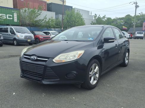 Used 2013 Ford Focus SE FWD image 1
