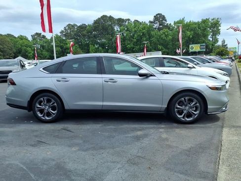 Used 2023 Honda Accord EX image 3
